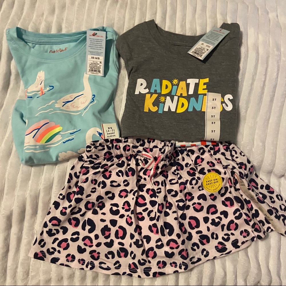 Cat & Jack 4/5 5T T-shirt and Skort Bundle.    84